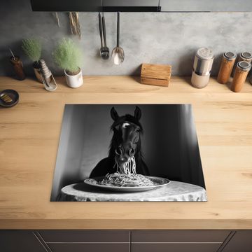 Protection plaque induction - Cheval - Assiette - Pâtes - Nappe - Noir et blanc - Animaux