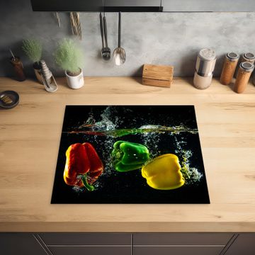 Exposition de poivrons dans l'eau