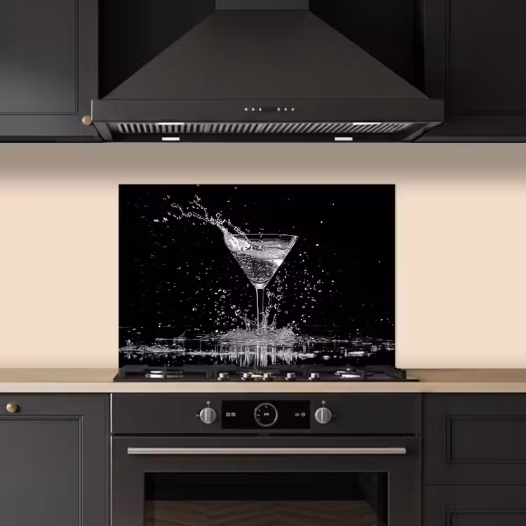 Fond de hotte - Martini éclaboussant monochrome — 5