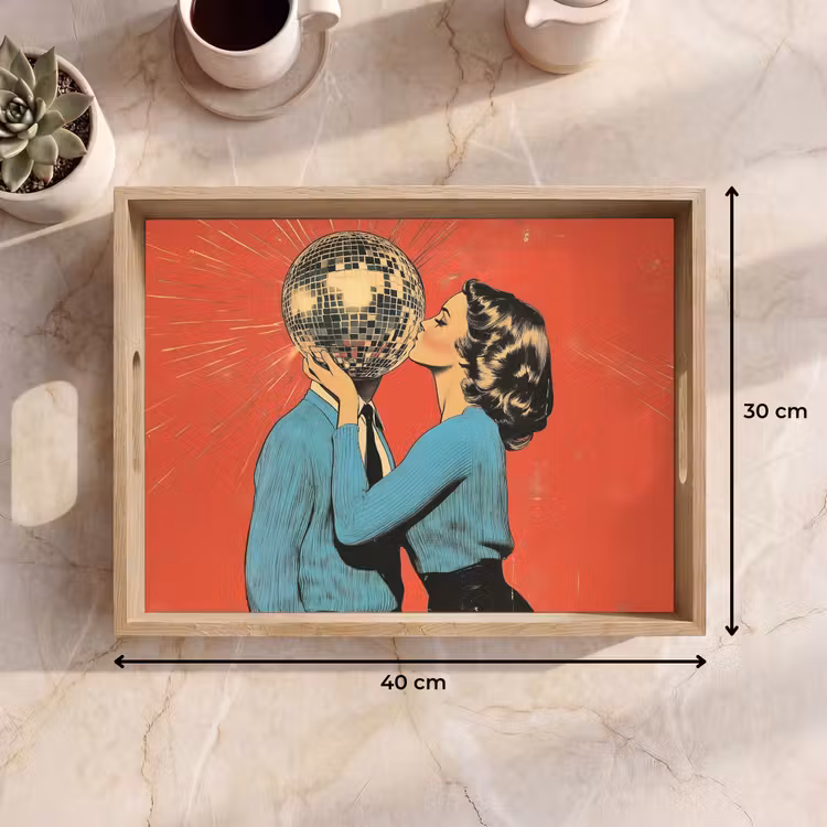 Plateau - Femme - Rétro - Boule disco - Baiser — 7