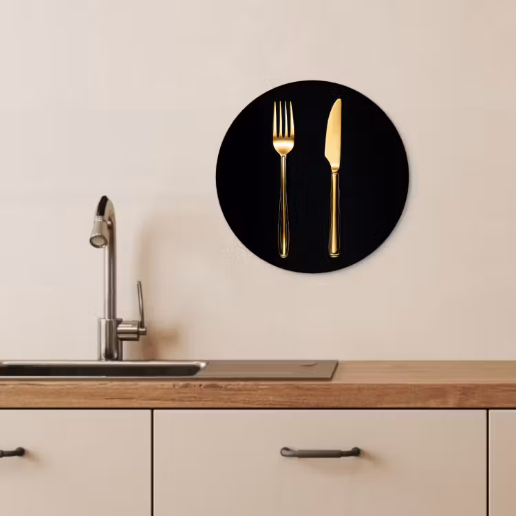 Tableau rond - Couverts - Or - Couteau - Fourchette — 4