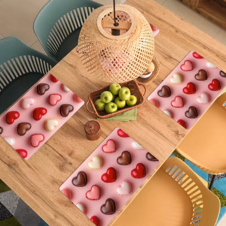 Sets de table en vinyle - Macarons - Coeurs - Colorés - Rose — 3