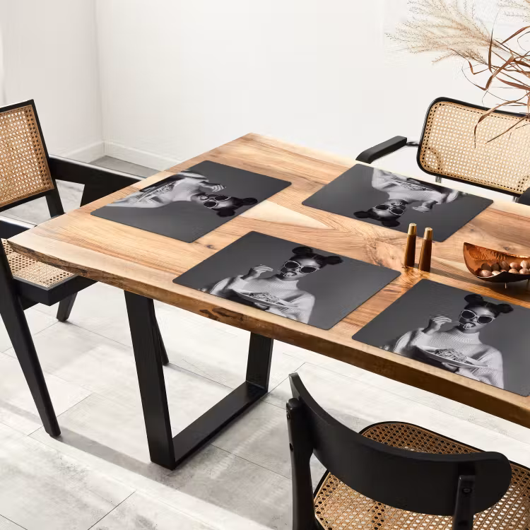 Sets de table en vinyle - Femme - Pâtes - Lunettes de soleil — 4