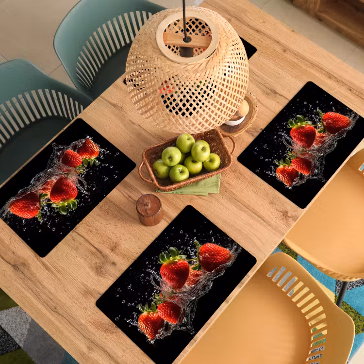 Sets de table en vinyle - Fraises - Fruits - Rouge - Eau - Noir — 3