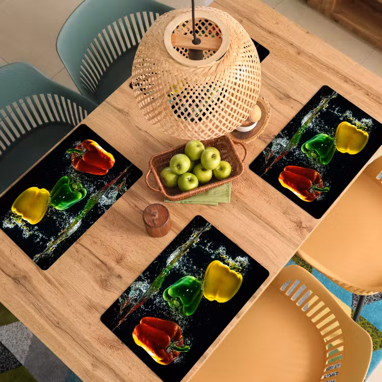 Sets de table en vinyle - Exposition de poivrons dans l'eau — 3