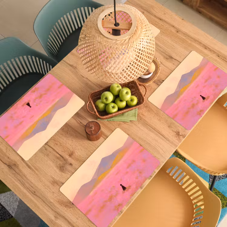 Sets de table en vinyle - Prairie fleurie - Collines - Silhouette - Rose — 3