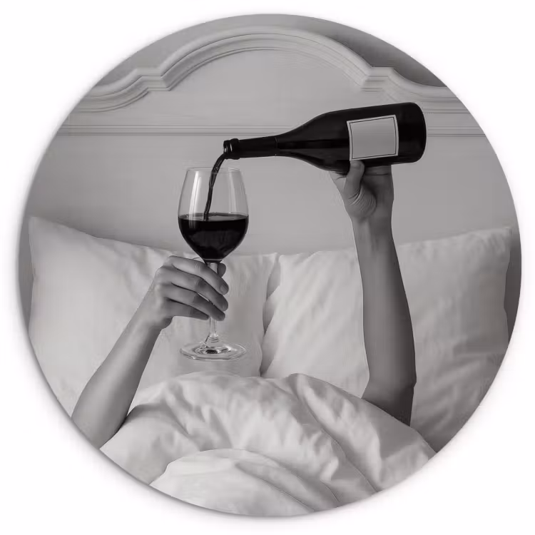 Tableau rond - Draps - Bras - Vin - Verre — 1