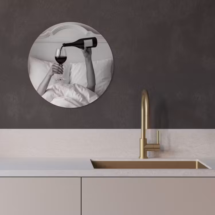 Tableau rond - Draps - Bras - Vin - Verre — 3