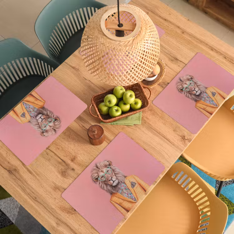 Sets de table en vinyle - Lion - Costume - Damier - Lunettes — 3