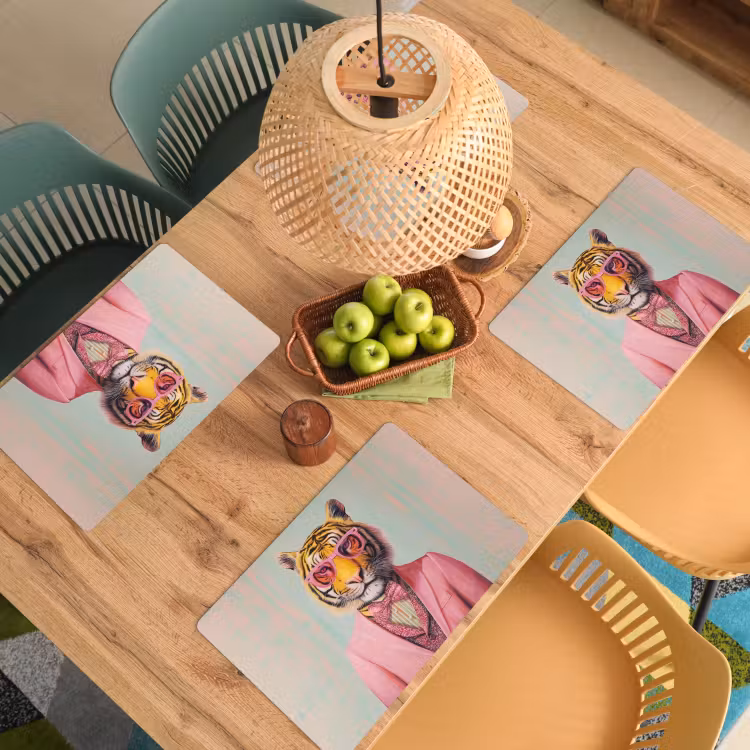 Sets de table en vinyle - Tigre - Nœud papillon - Veste - Rose — 3