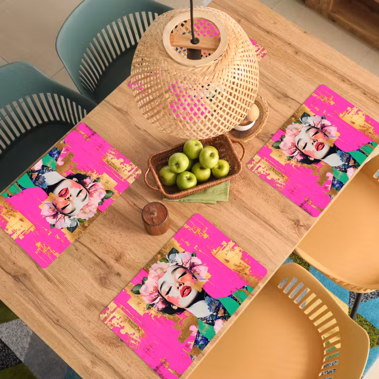 Sets de table en vinyle - Couronne de fleurs - Or - Femme - Portrait — 3
