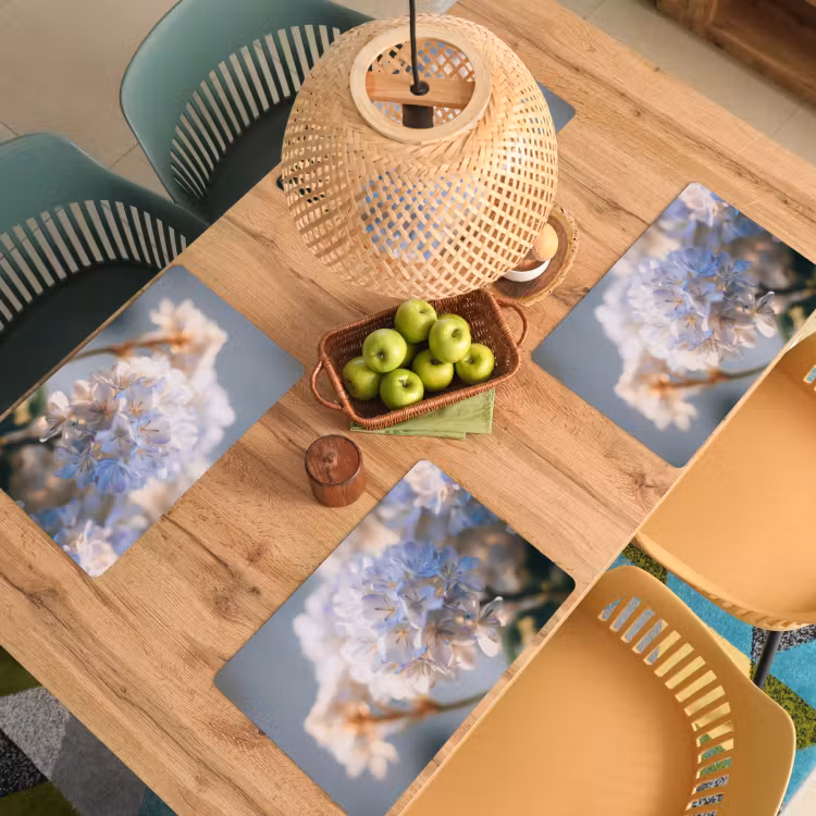 Sets de table en vinyle - Fleurs - Bleu clair - Flou - Grappes — 3