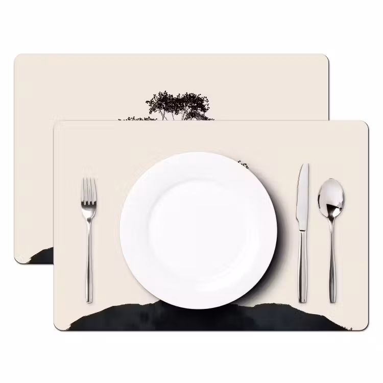 Sets de table en vinyle - Arbre noir - Cercle d'or - Colline — 2