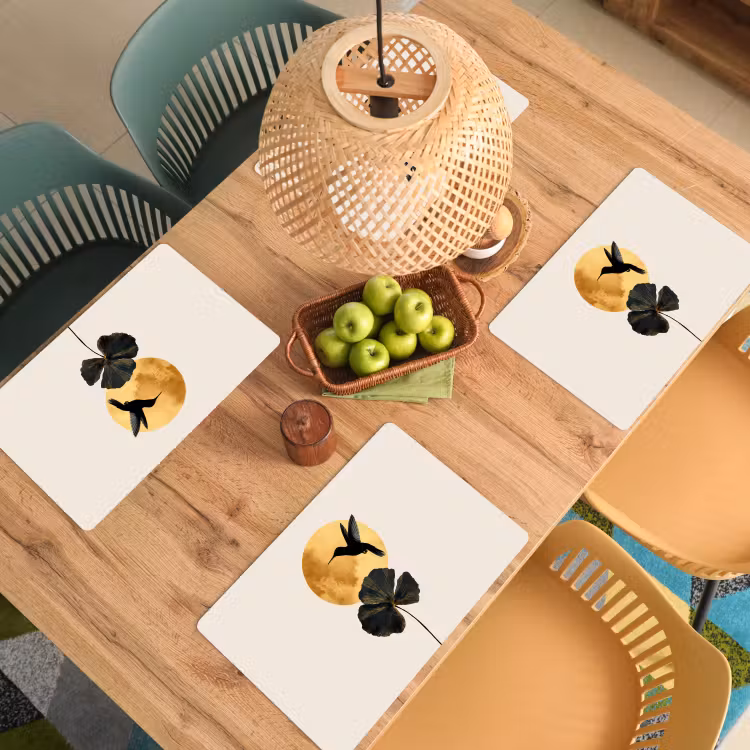 Sets de table en vinyle - Colibri noir - Fleur - Cercle d'or — 3