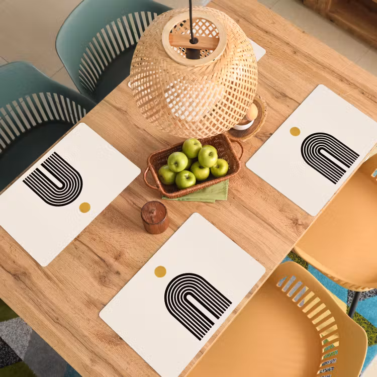 Sets de table en vinyle - Minimaliste - Noeud noir - Cercle doré — 3