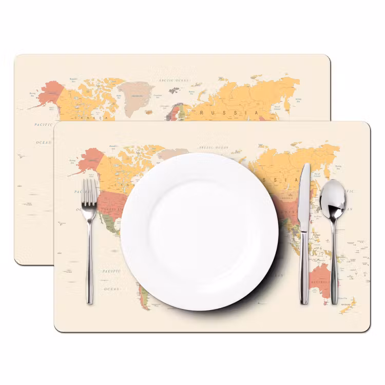 Sets de table en vinyle - Carte du monde - Réaliste - Beige — 2