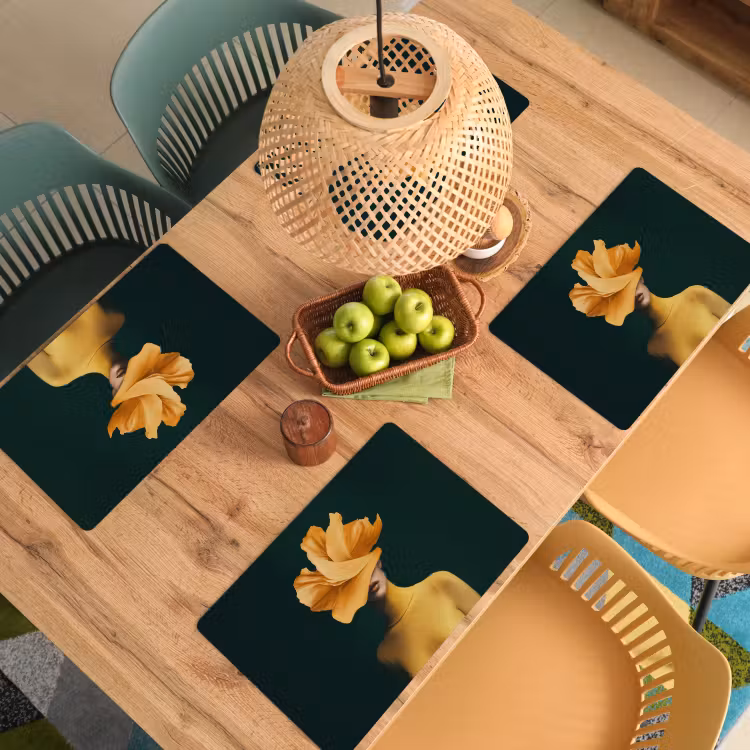 Sets de table en vinyle - Femme - Chapeau - Jaune — 3