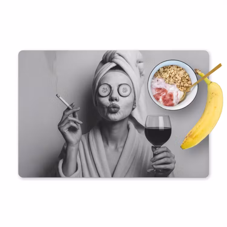 Sets de table - Femme - Masque - Vin - Cigarette — 1
